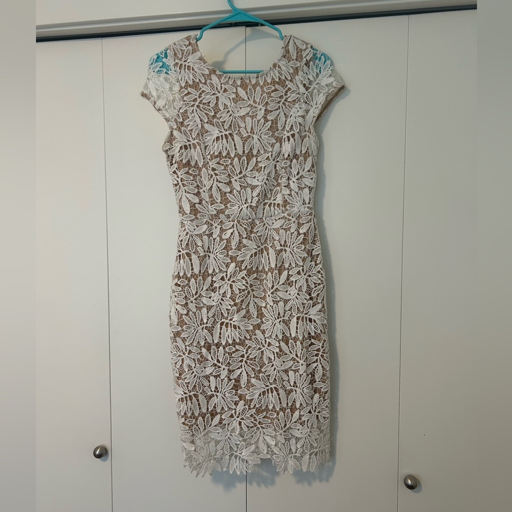 Lulu’s white floral dress